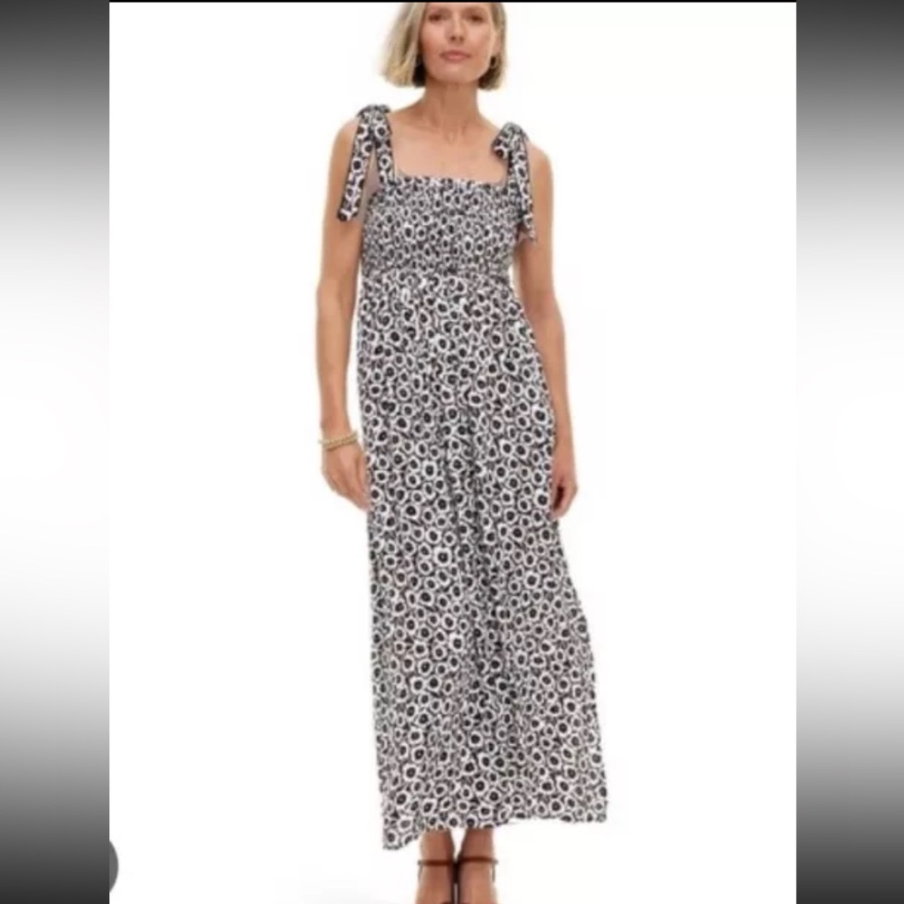 DVF x Target Smocked Tie Strap Neutral
Poppy Midi Dress SIZE M